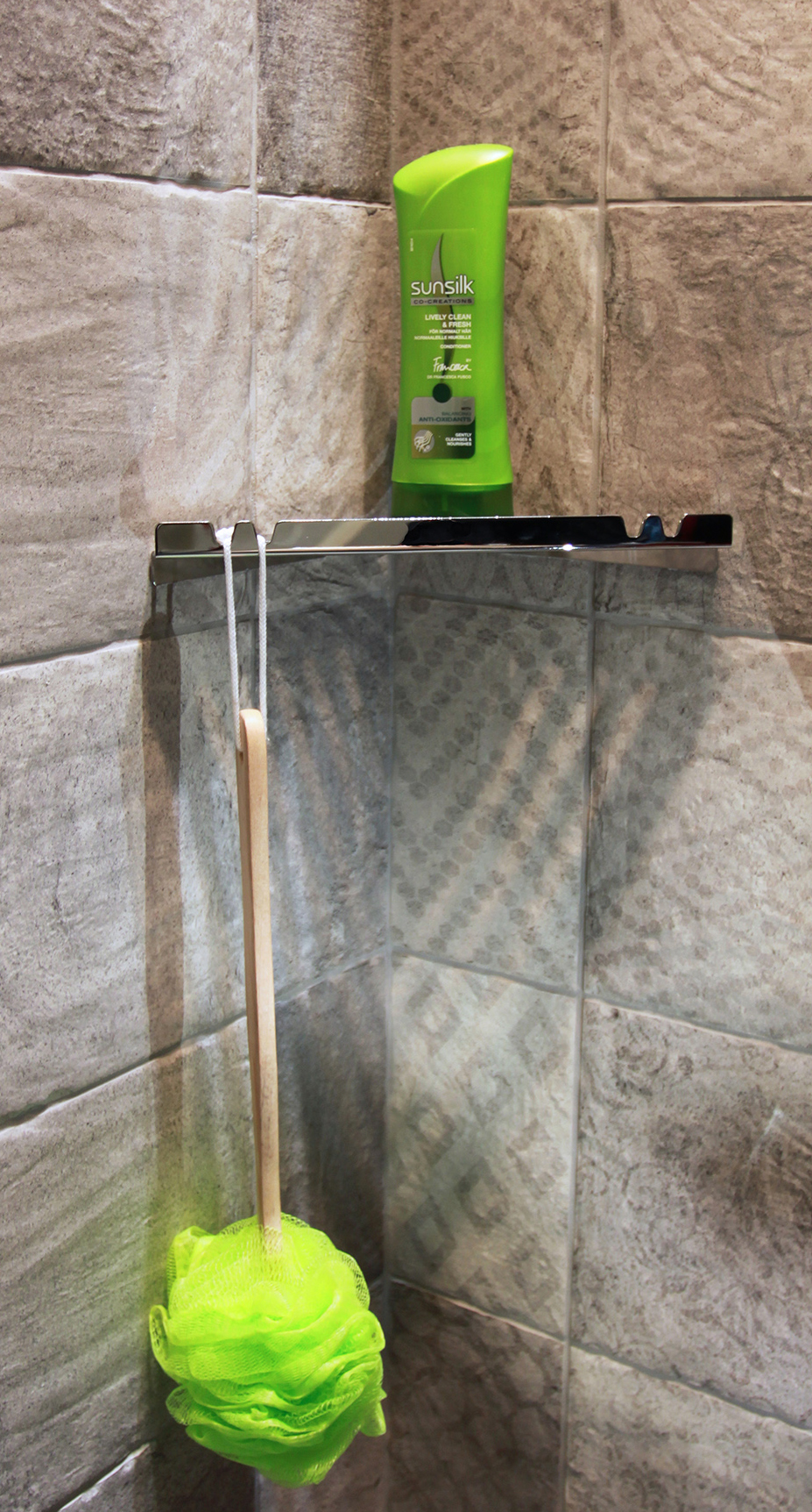 Hörnhylla för limmontage – design4bath